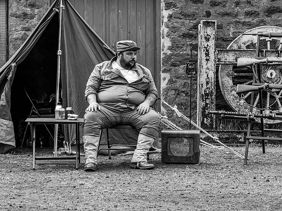 _1161912v2-web-1600-B&W