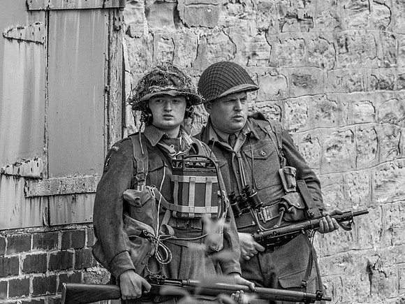 _1161863v2-web-1600-B&W